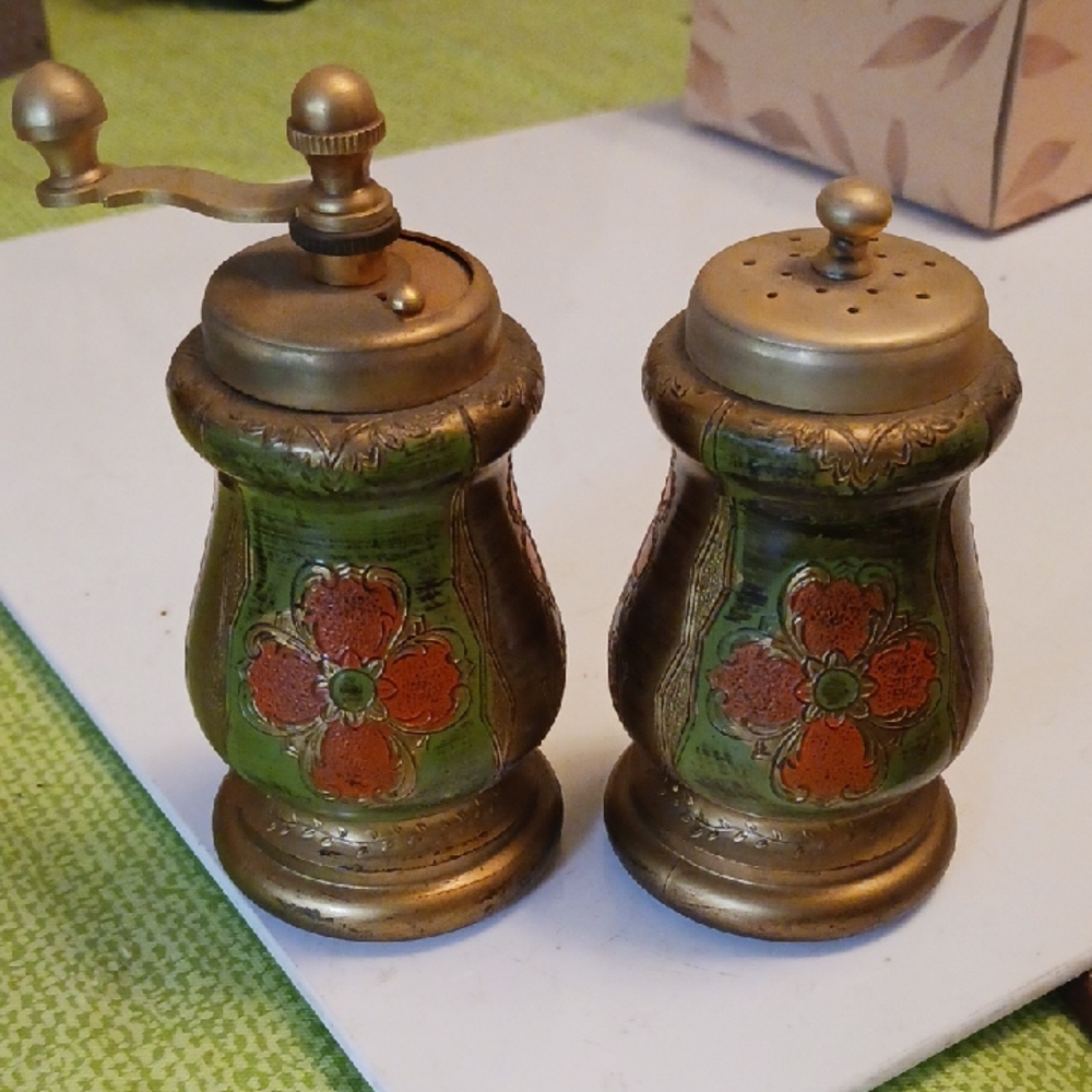 Vintage Italian Florentine Salt Shaker & Pepper Mill Set ⚜️🎨👑